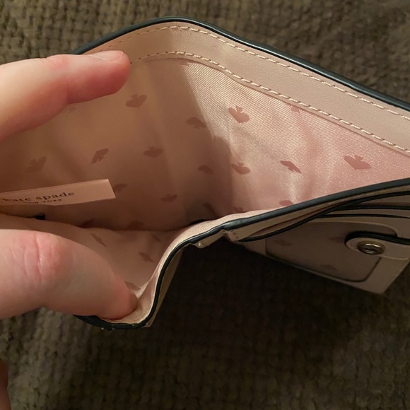 Beautiful Kate Spade wallet!! - Picture 4 of 4